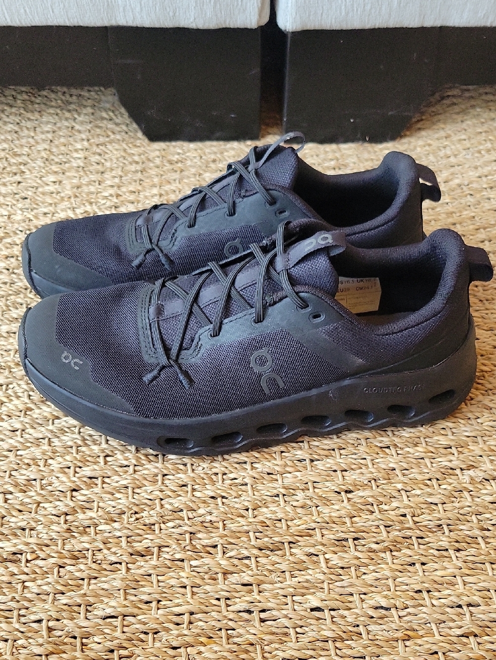 Cloudleap no tie black Youth kids sneaker shoes in Excellent condition. Size 6.5 - Picture 2 of 9